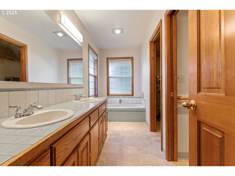 Bathroom, Attached