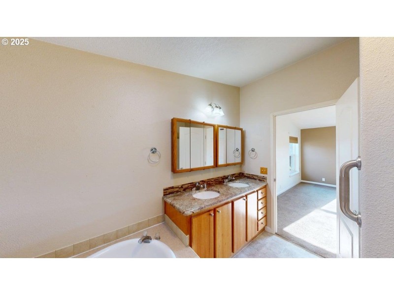 Bathroom, Attached