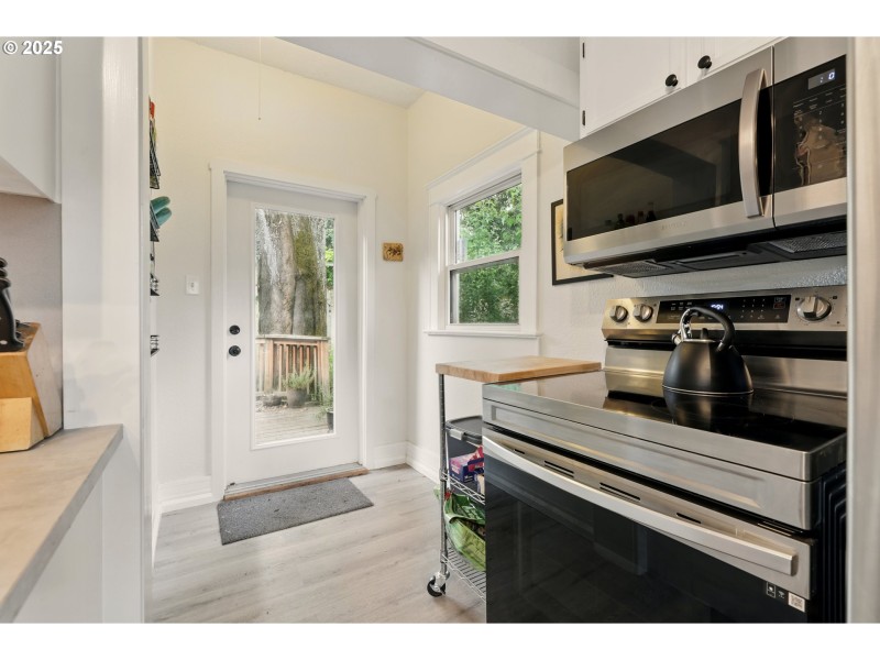 Kitchen/Outside