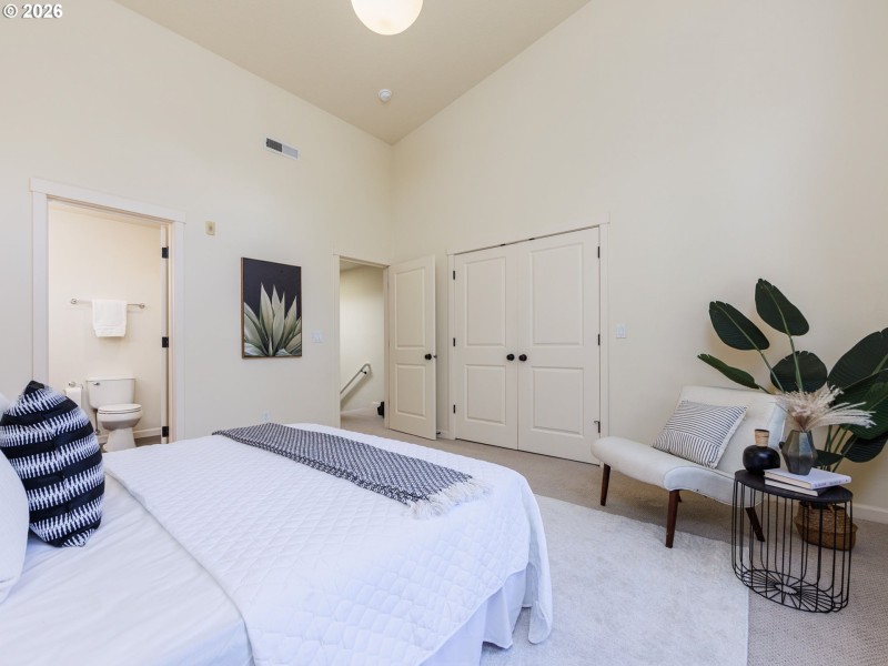 Bedroom, Primary
