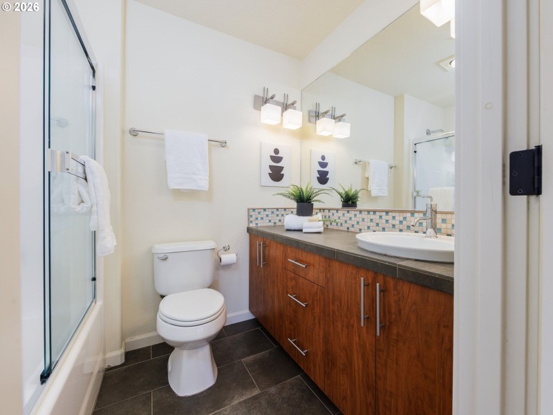 Bathroom, Attached