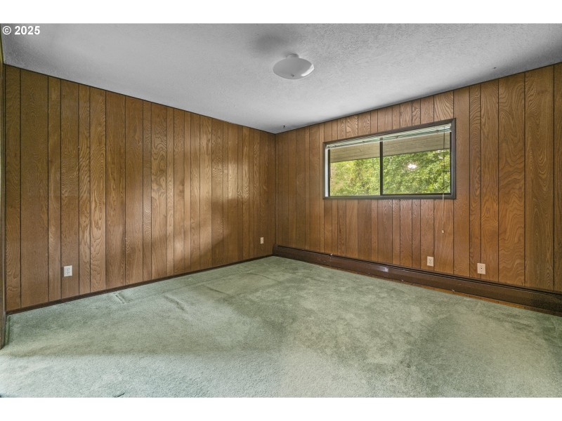 Bedroom, Primary