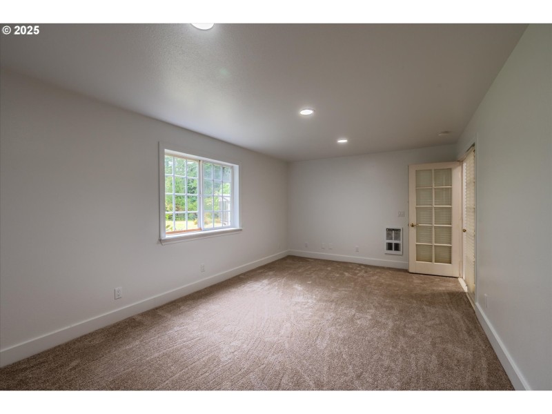 Bedroom, Primary