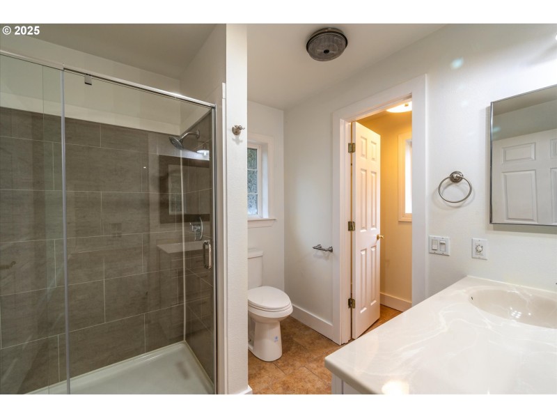Bathroom, Attached