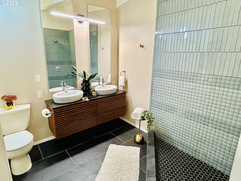 Owner's Suite Bathroom