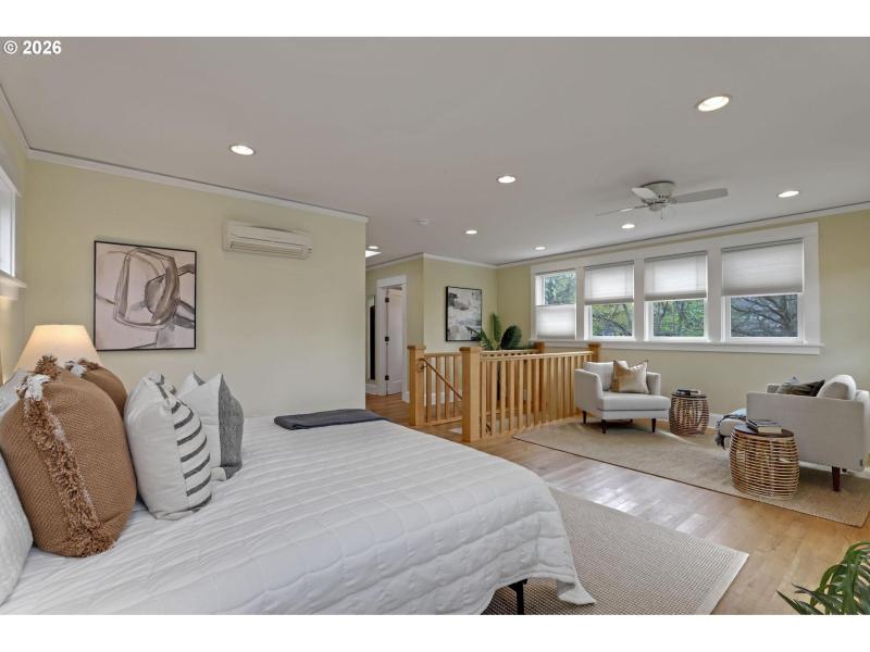 Bedroom, Primary