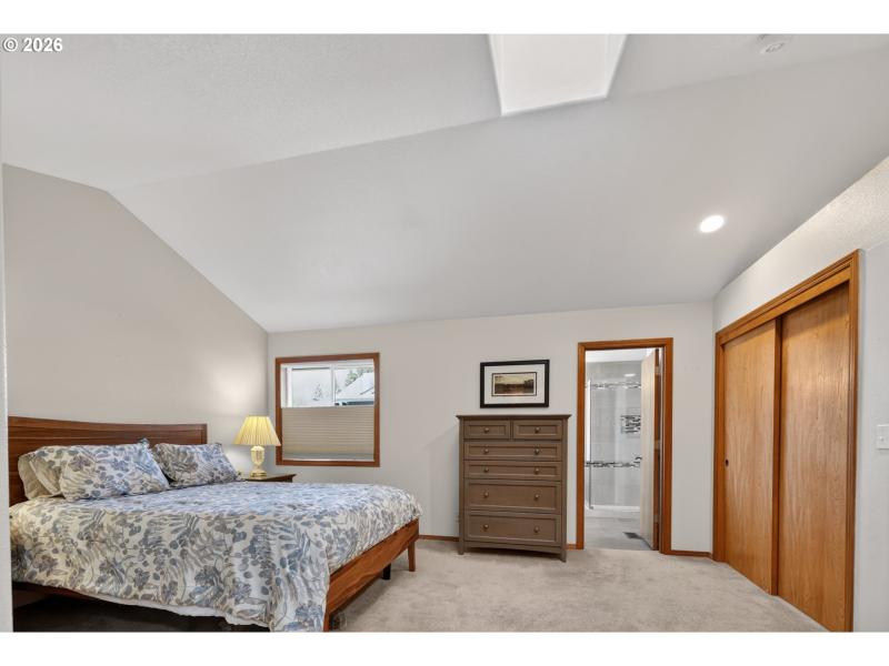 Bedroom, Primary