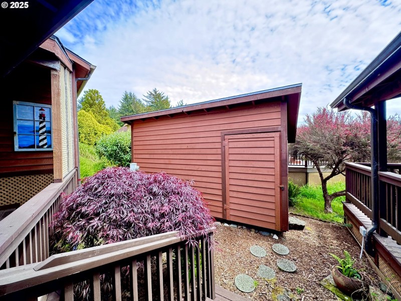Shed