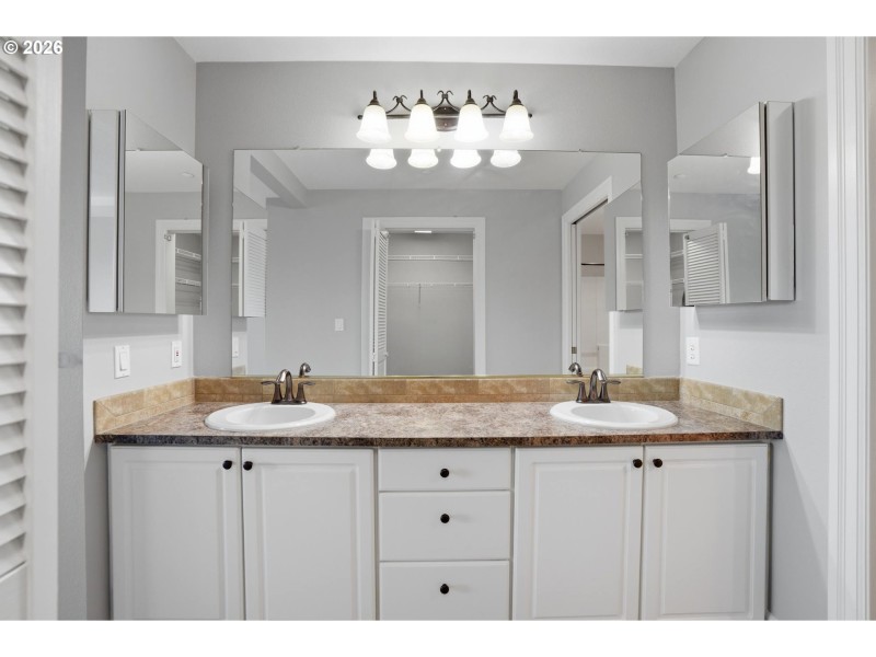 Bathroom, Attached