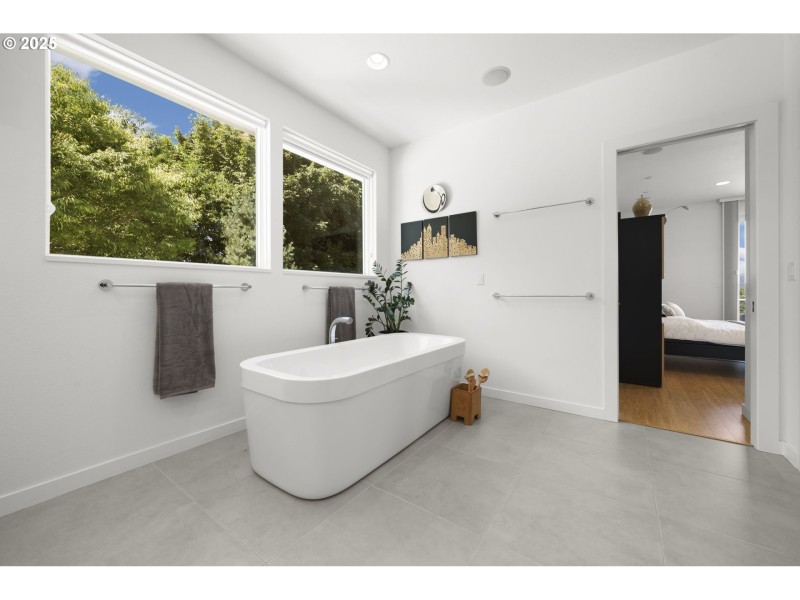 Owner's Suite Bathroom