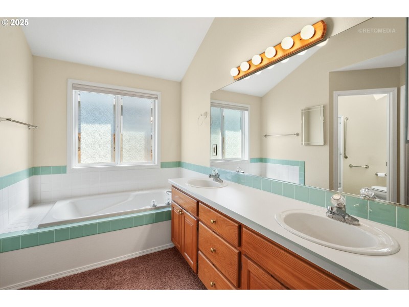 Owner's Suite Bathroom