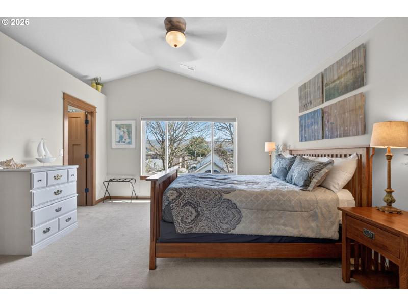 Bedroom, Primary