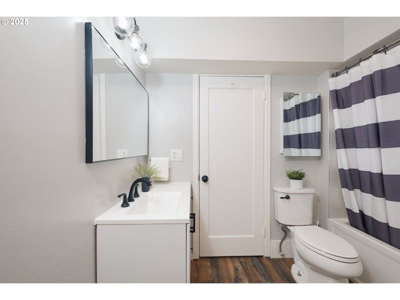 Bathroom, Continental