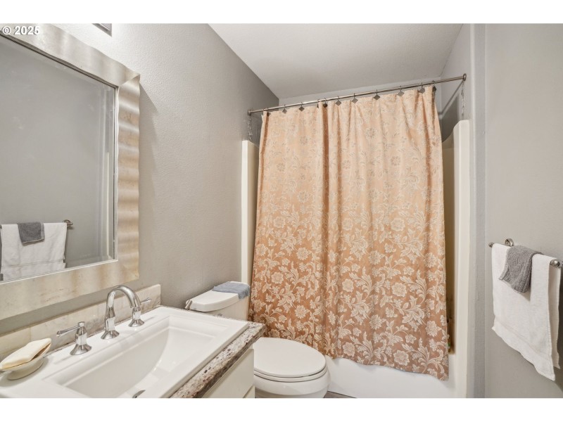 Owner's Suite Bathroom