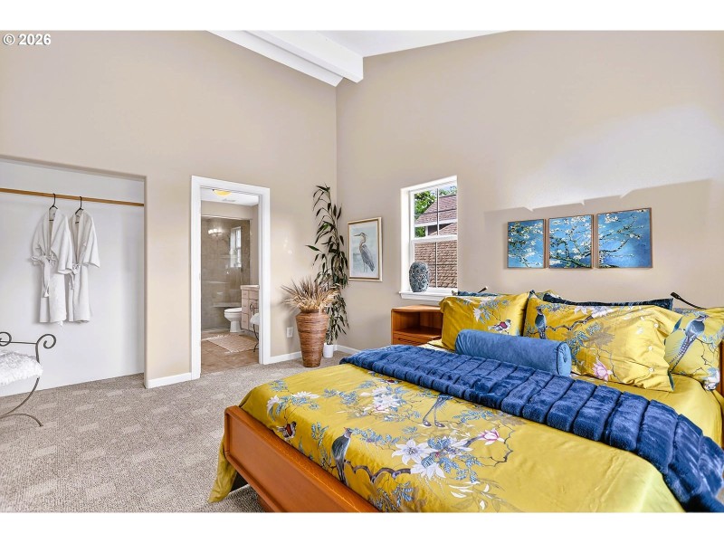 Bedroom, Primary