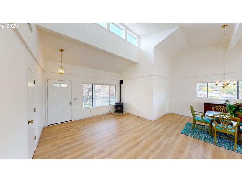 Living Room/Dining Room