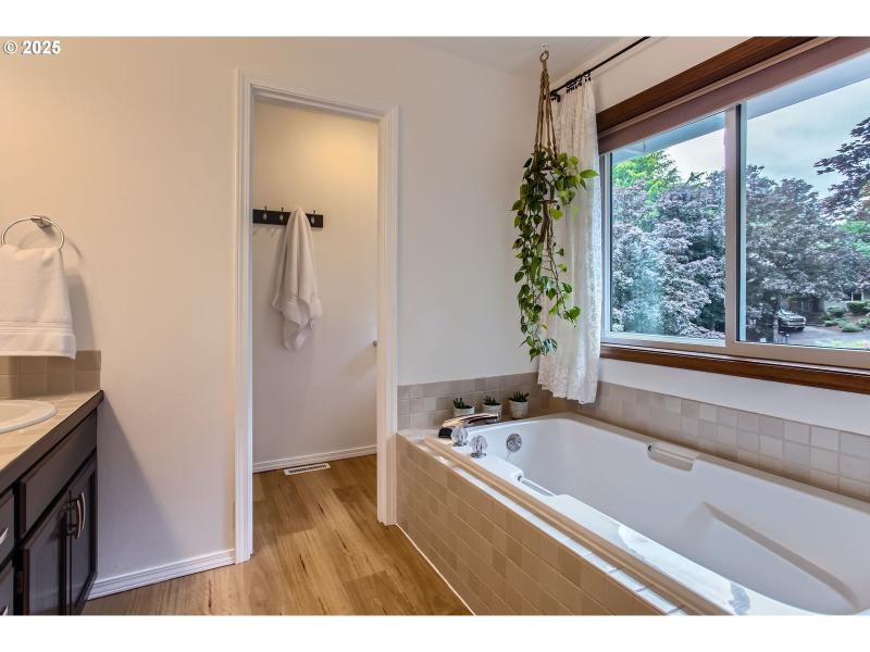 Owner's Suite Bathroom