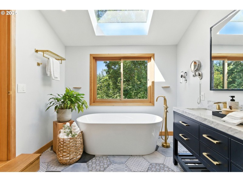 Owner's Suite Bathroom