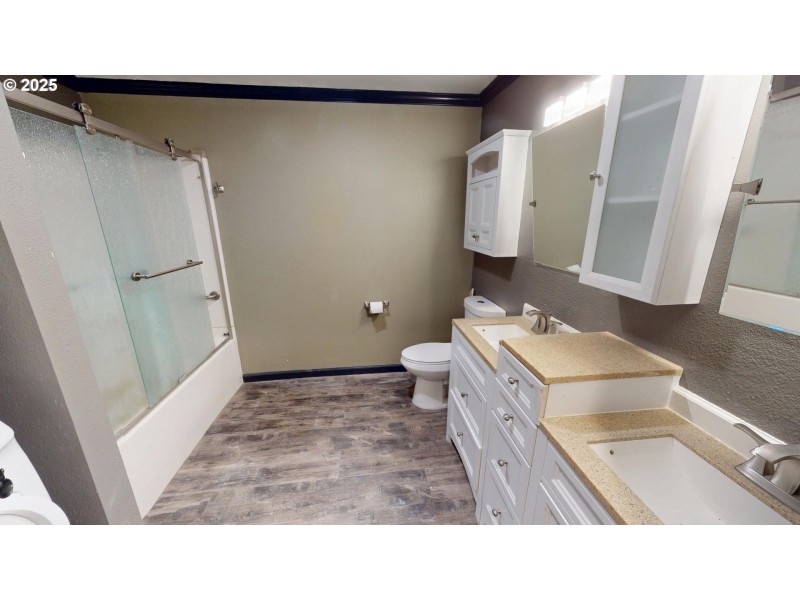 Owner's Suite Bathroom
