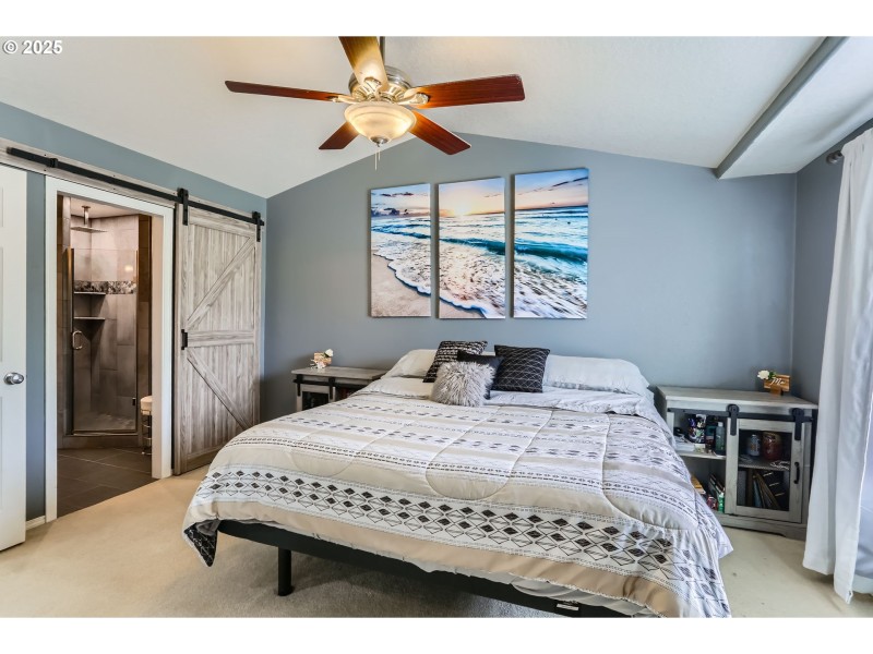Bedroom, Primary