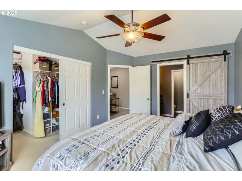 Bedroom, Primary