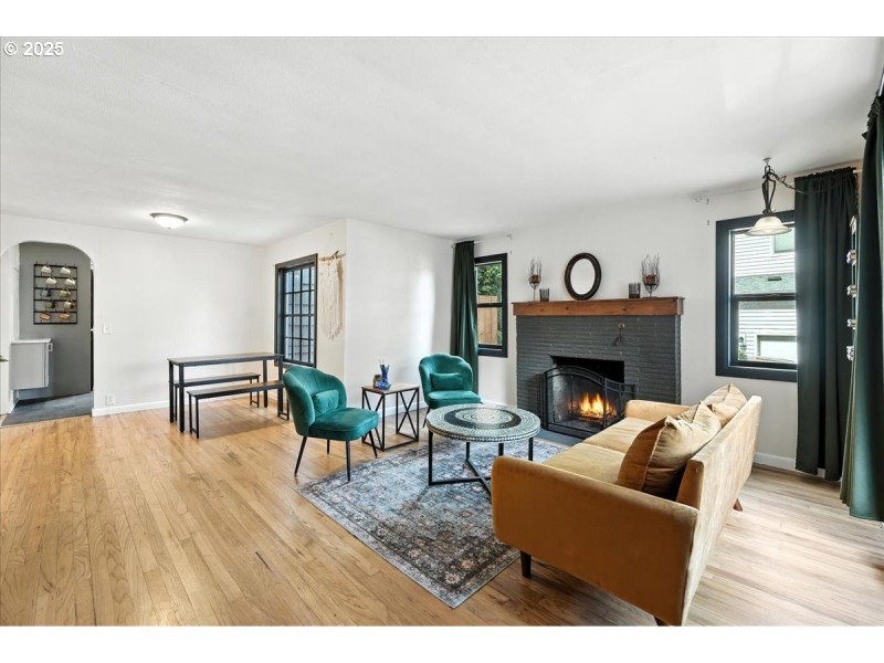 Living Room/Dining Room