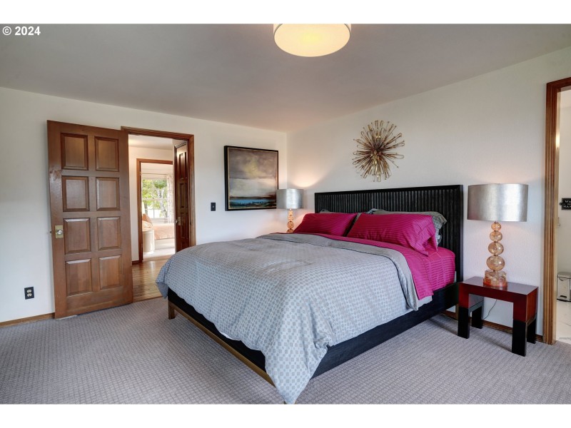Bedroom, Primary