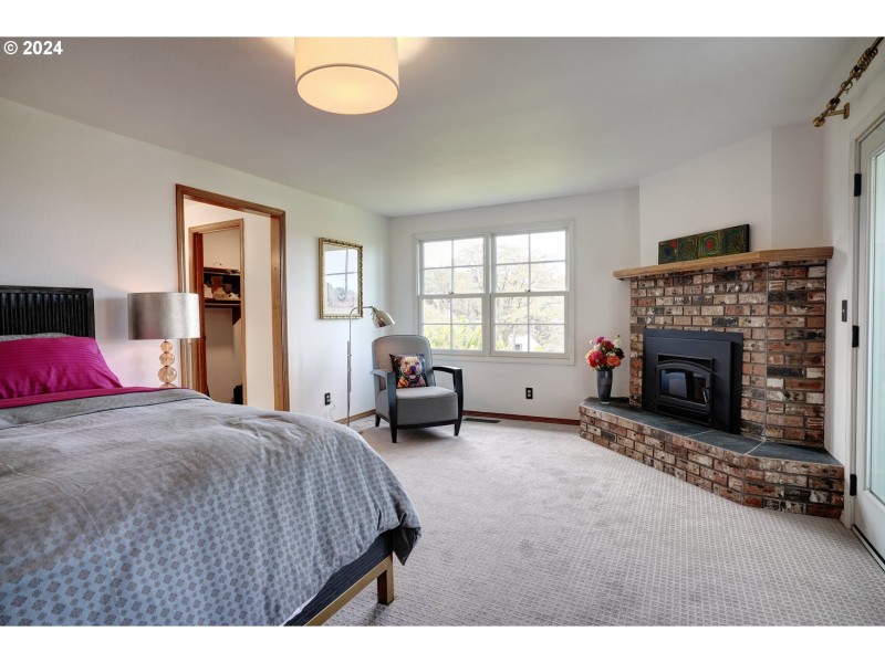 Bedroom, Primary