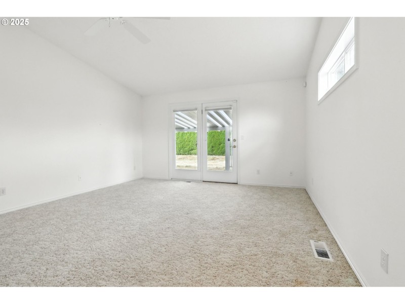Bedroom, Primary