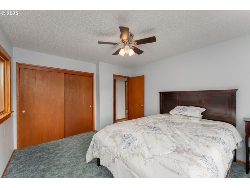 Bedroom, Primary