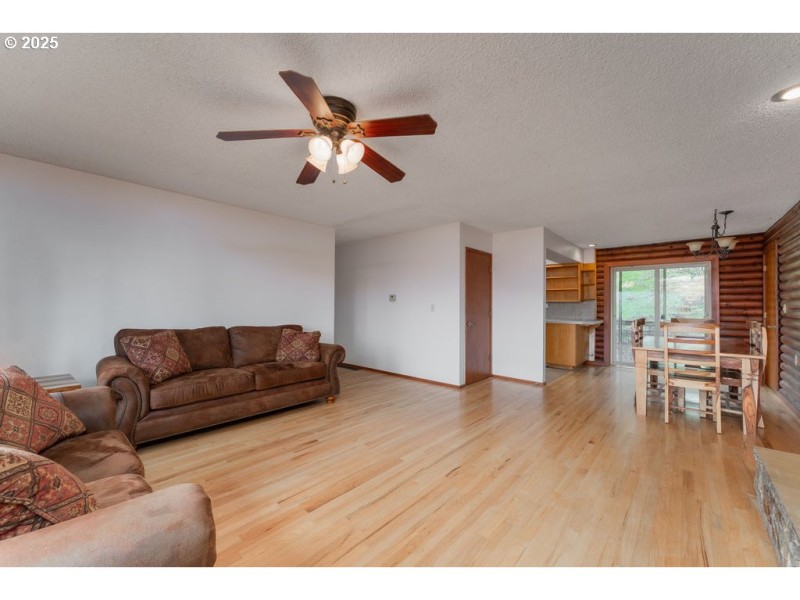 Living Room/Dining Room