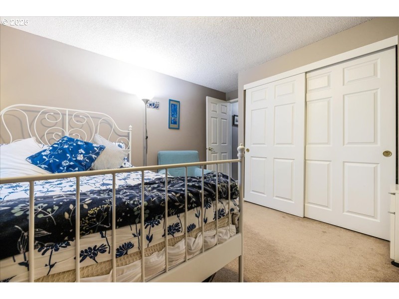 Bedroom, Primary