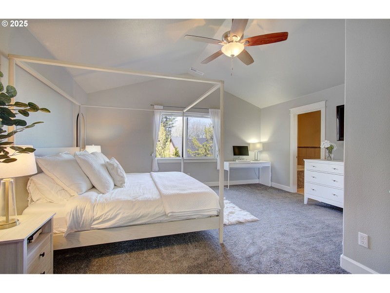 Bedroom, Primary