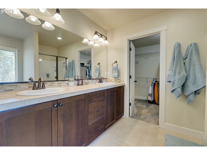 Bathroom, Attached