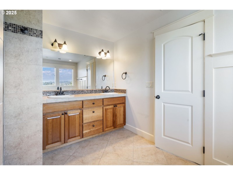 Bathroom, Attached