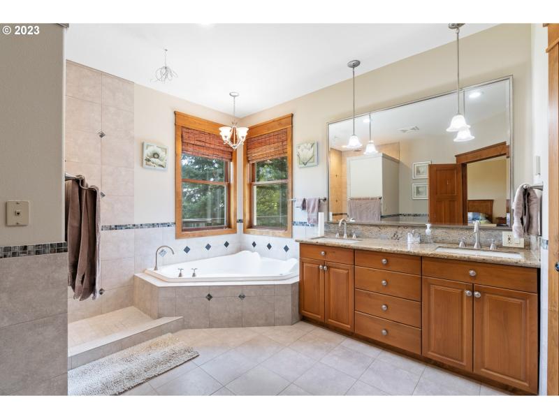 Owner's Suite Bathroom