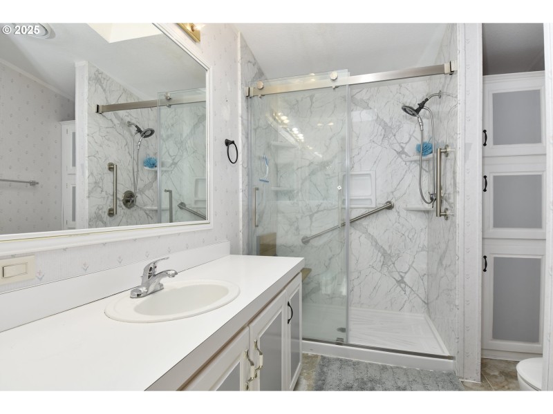 Bathroom, Attached