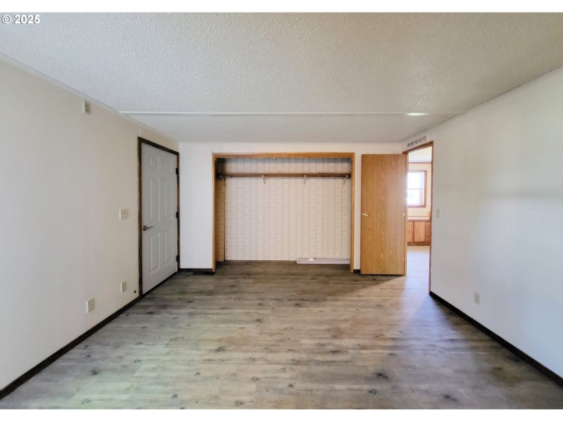 Bedroom, Primary