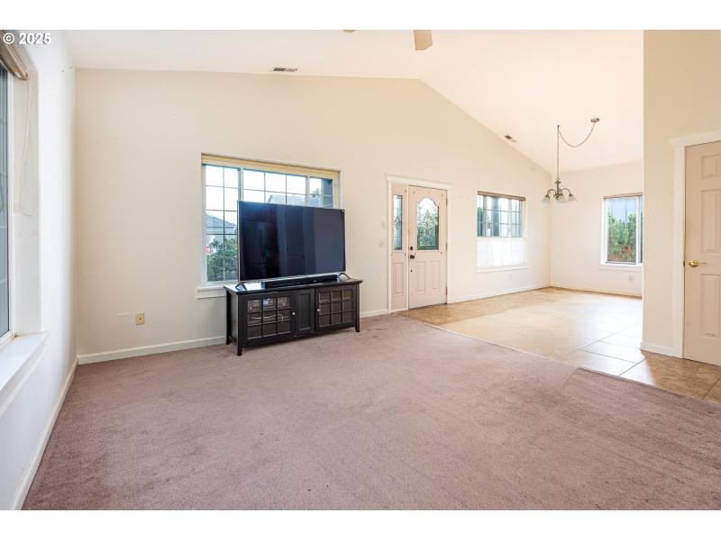 Living Room/Dining Room