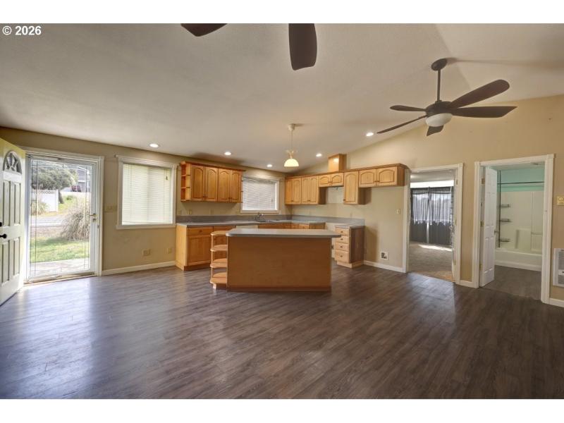 Kitchen/Outside