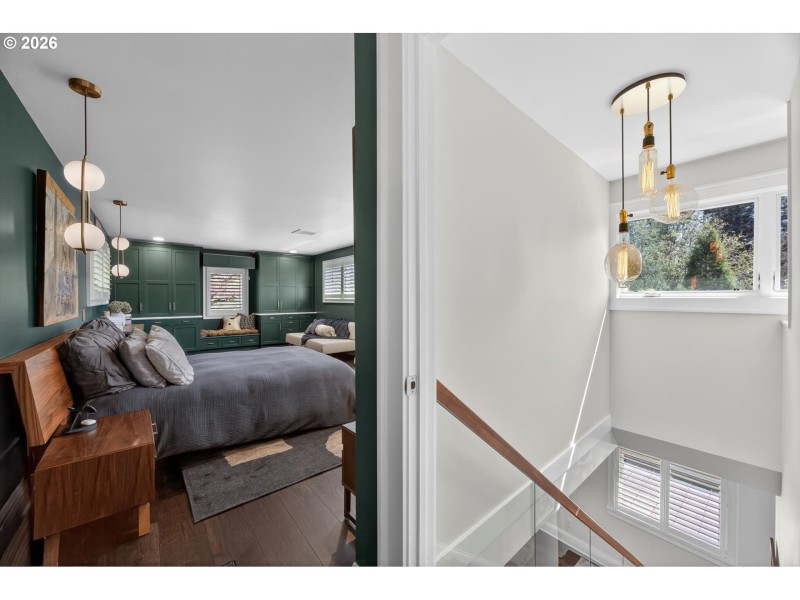 Bedroom, Primary