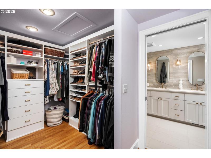 Bathroom, Attached