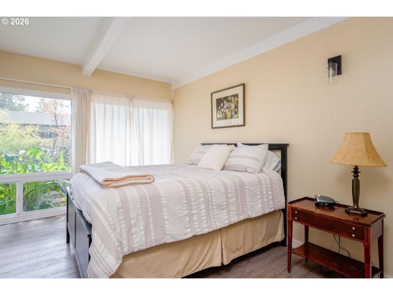 Bedroom, Primary