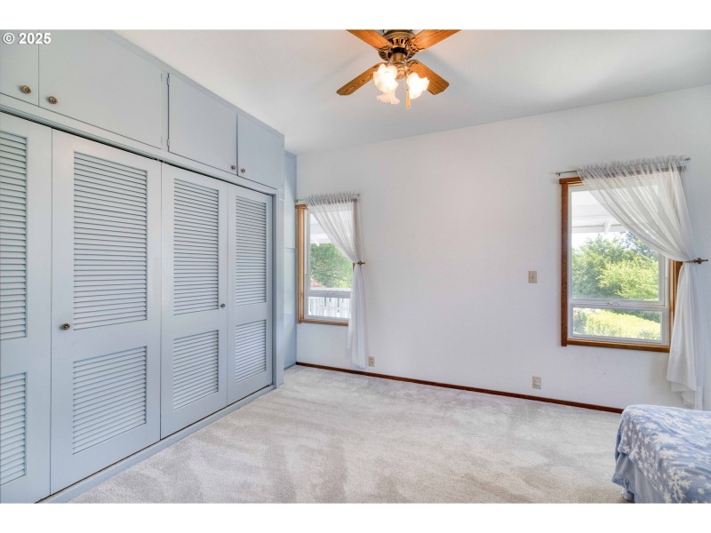 Bedroom, Primary