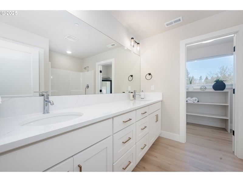 Owner's Suite Bathroom