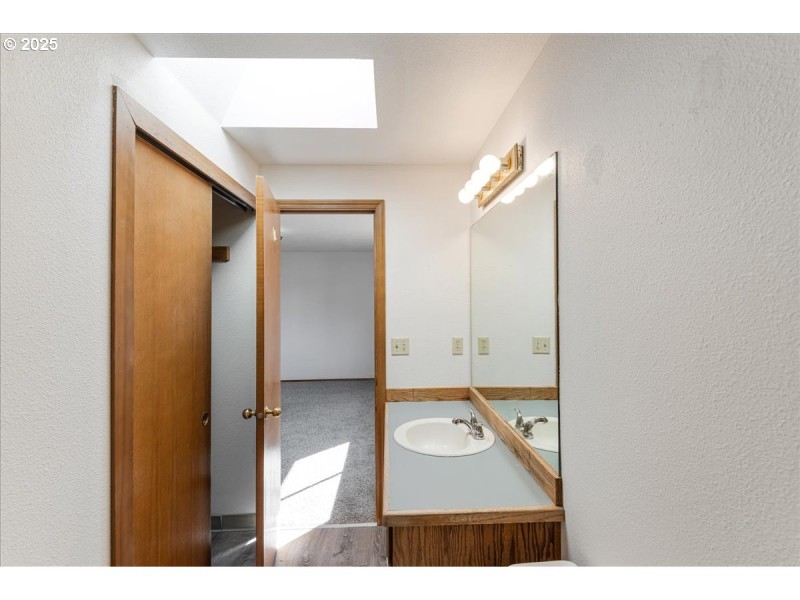Bathroom, Attached