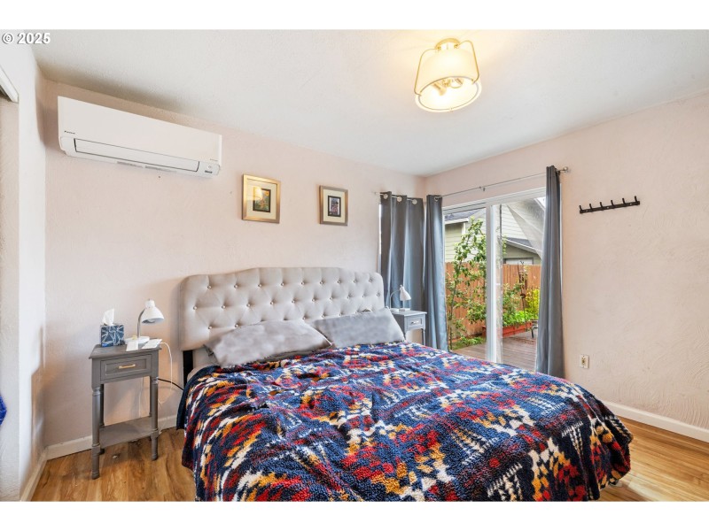 Bedroom, Primary