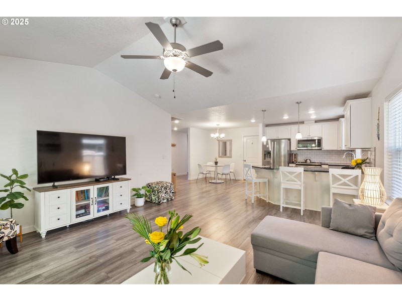 Living Room/Dining Room