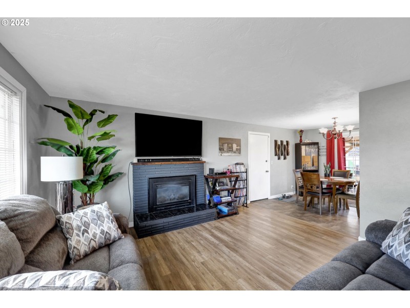 Living Room/Dining Room