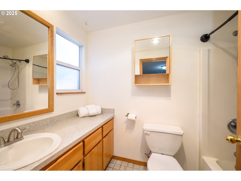 Owner's Suite Bathroom